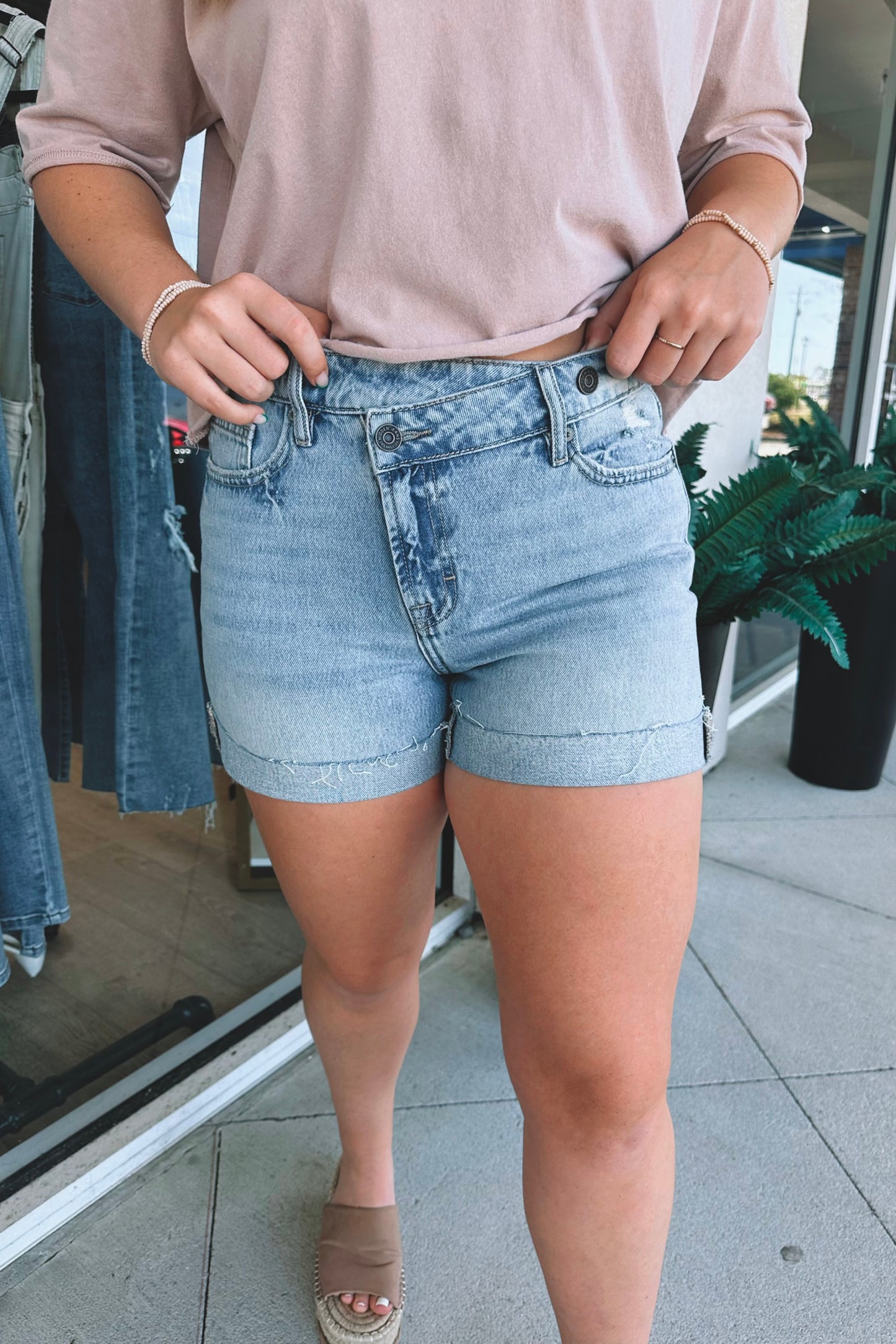 Sofie High-Rise Mom Short