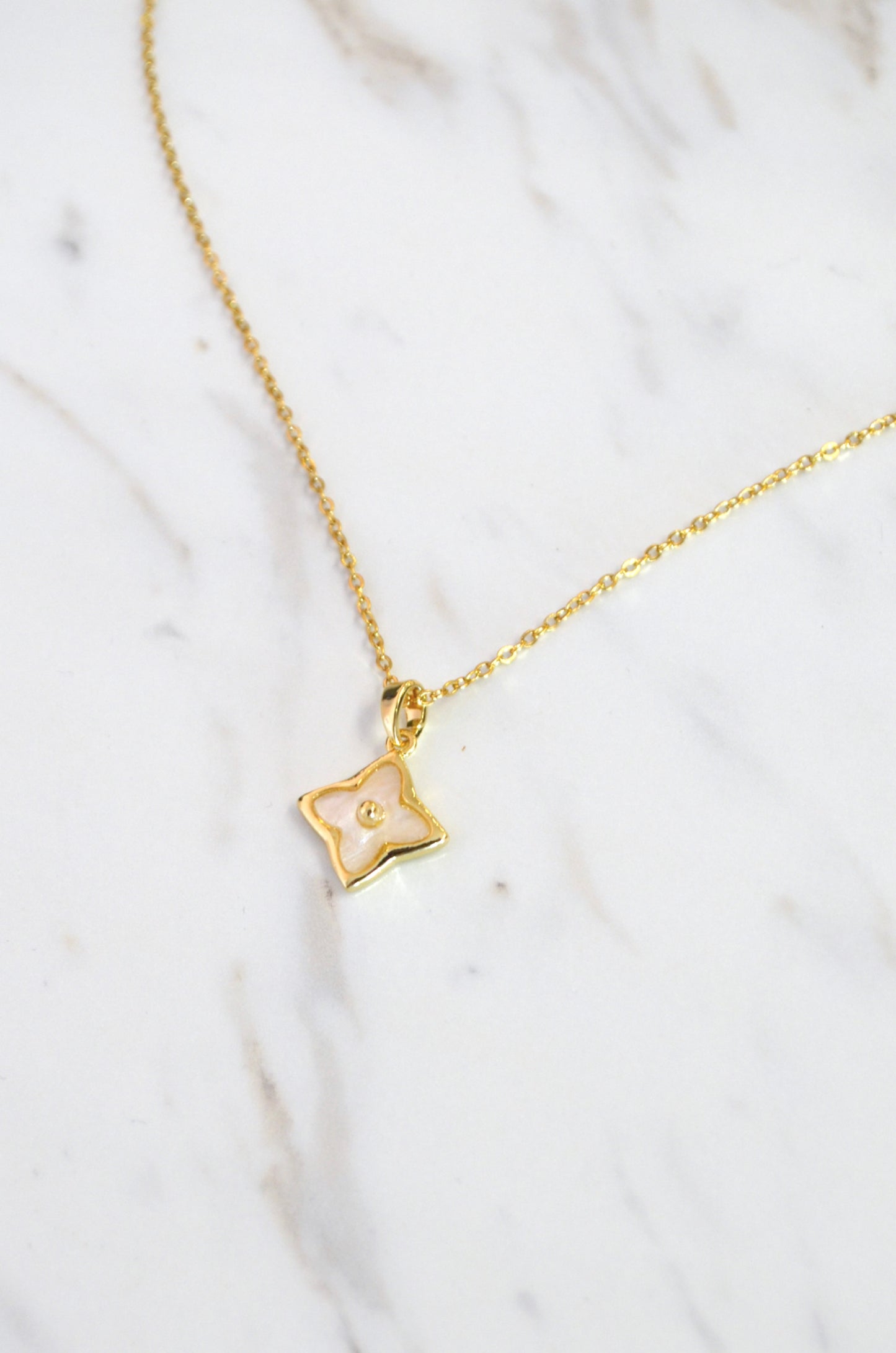 Lux Pendant Necklace
