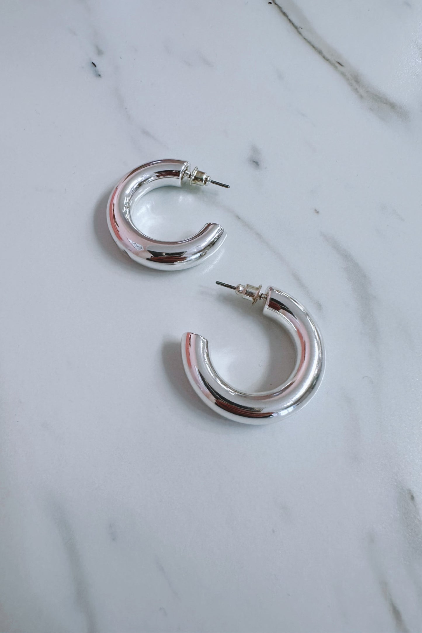 Halle Hoops