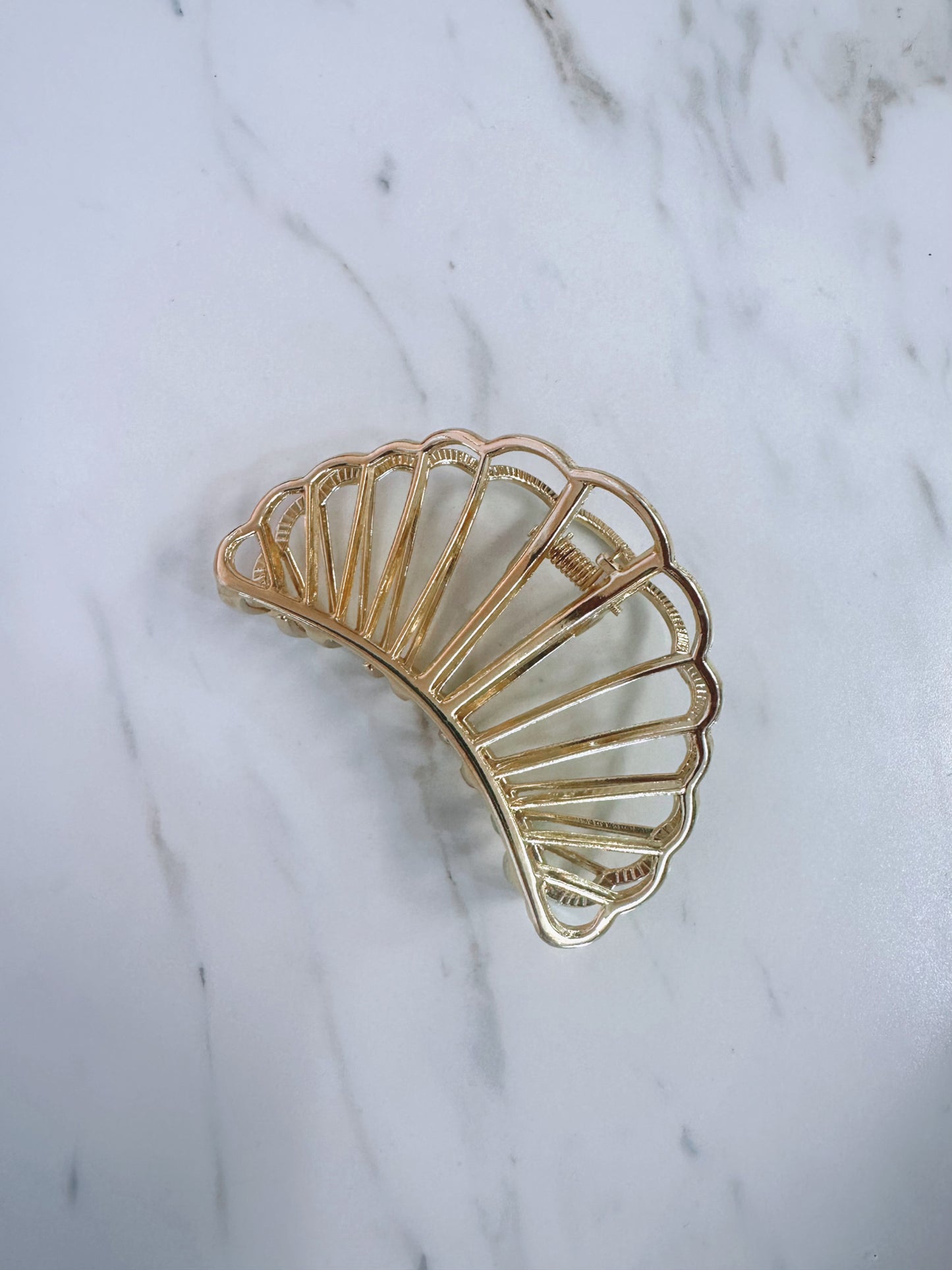 Shell Claw Clip
