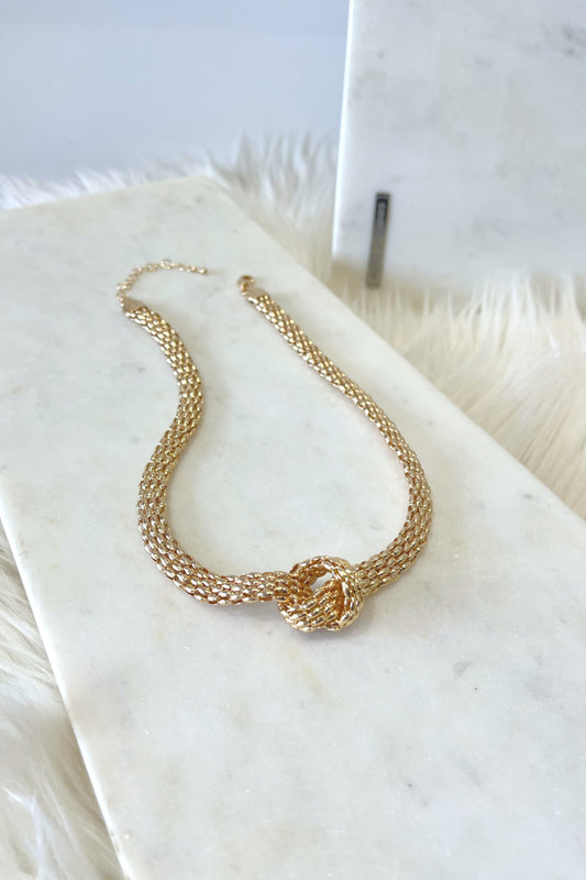 Nadia Knot Necklace - Boutique EllaPar