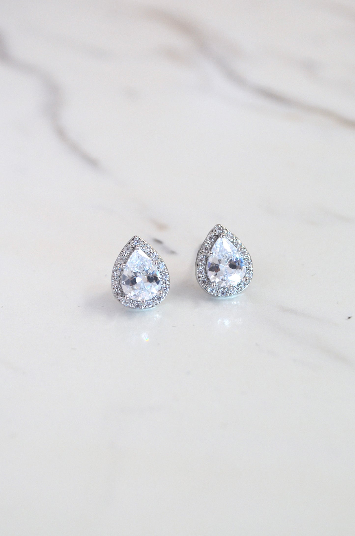 Chic Teardrop Studs