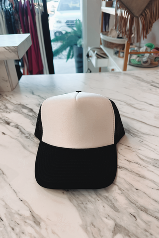 Essential Trucker Hat - Boutique EllaPar