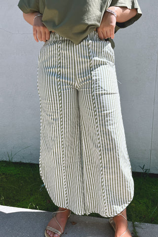 Lined Up Tulip Pants