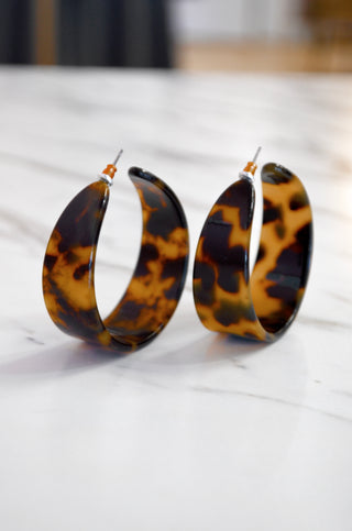 Tasia Tortoise Hoops - Boutique EllaPar