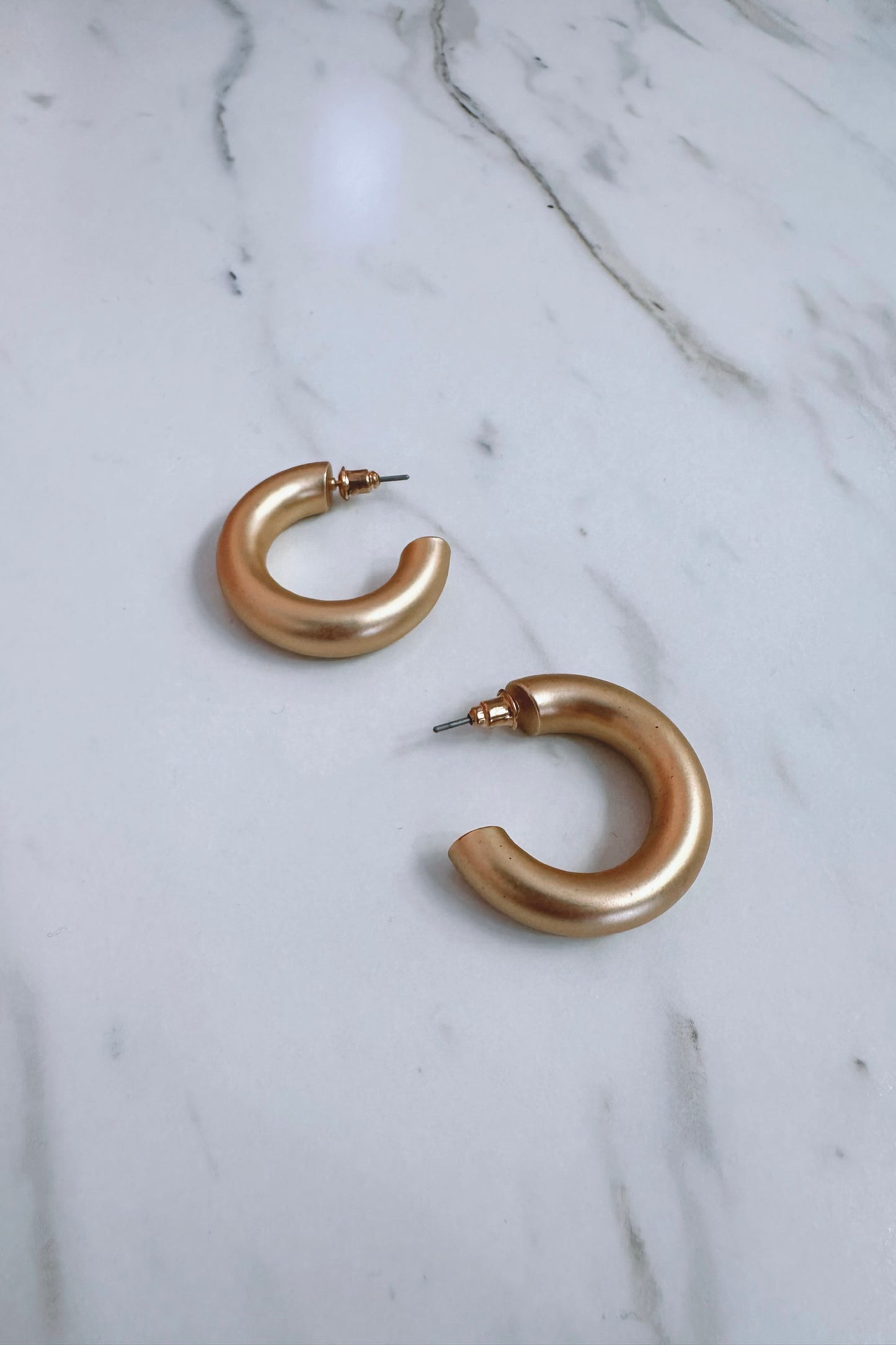 Halle Hoops