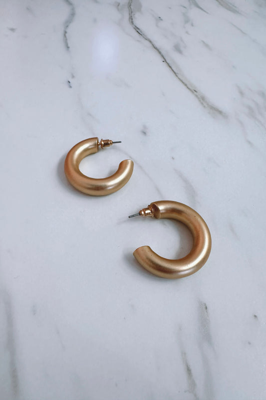 Halle Hoops