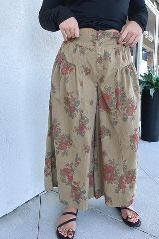 Alyvia Floral Cropped Pant