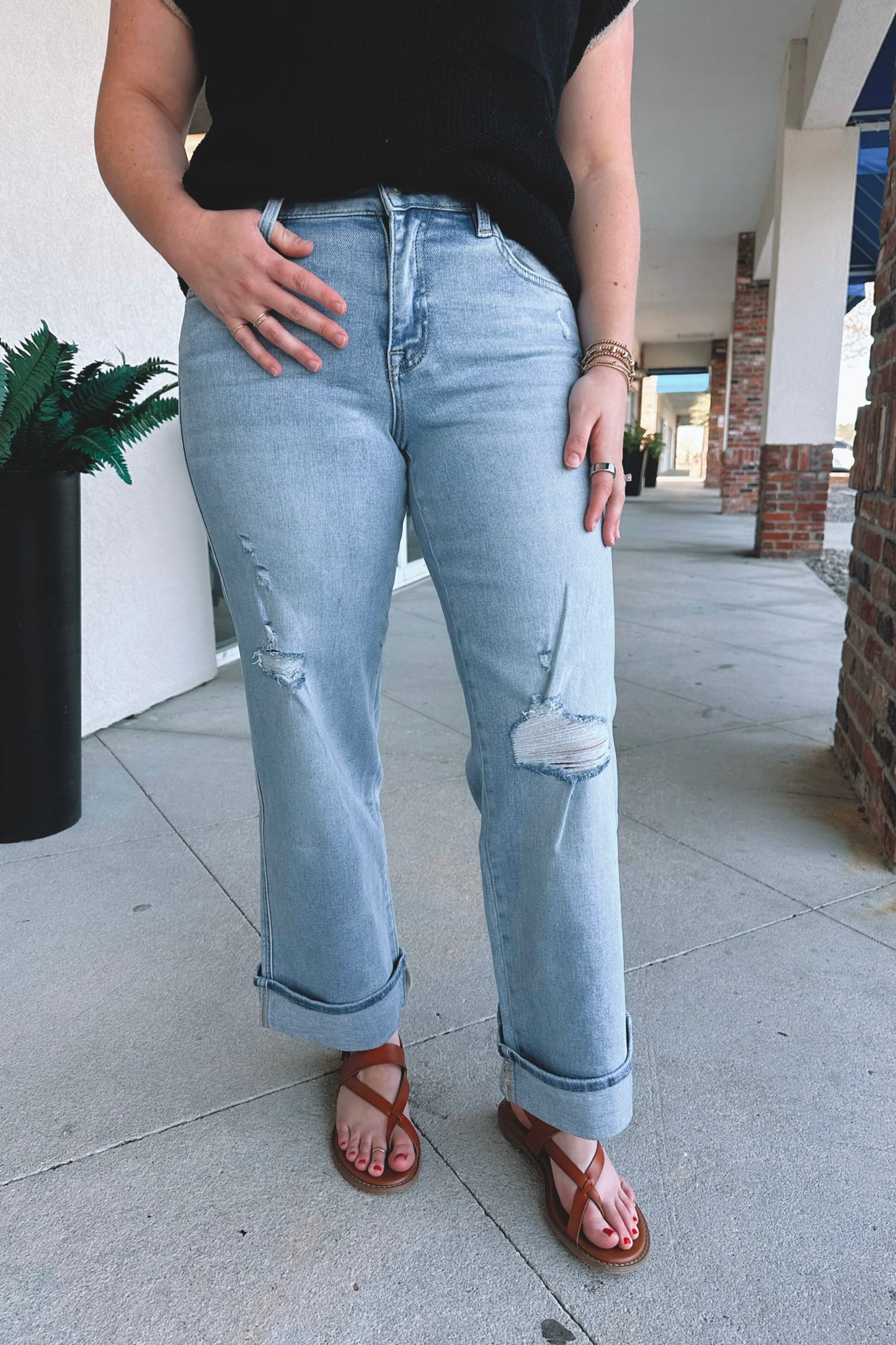 Mid-Rise Cuffed Jean