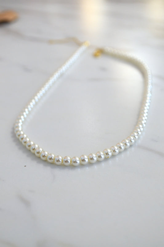 Pretty Pearl Choker