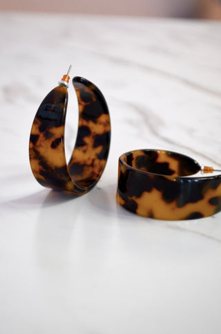 Tasia Tortoise Hoops - Boutique EllaPar