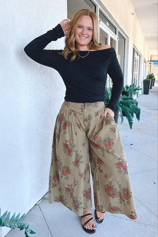 Alyvia Floral Cropped Pant