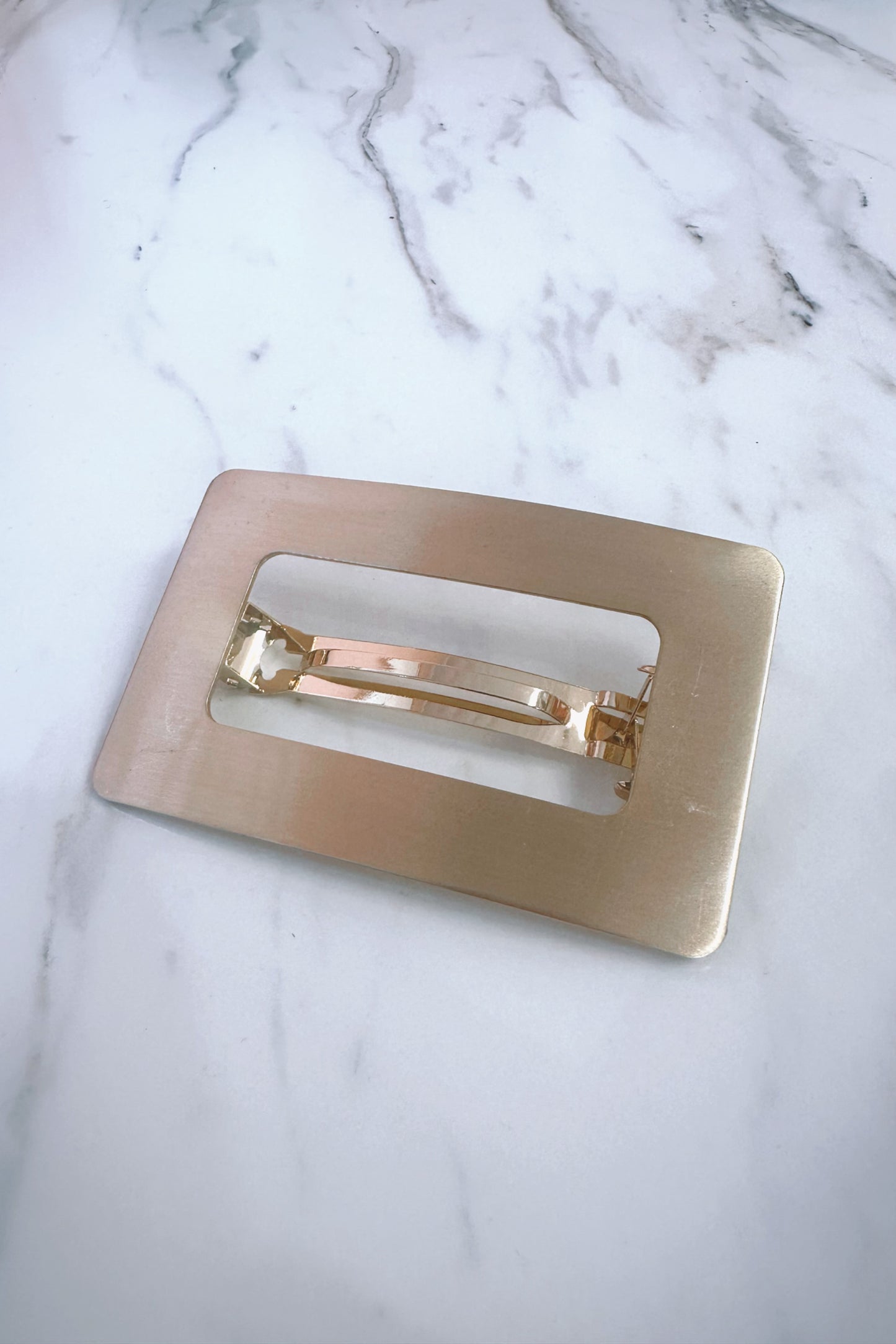 Molly Flat Clip