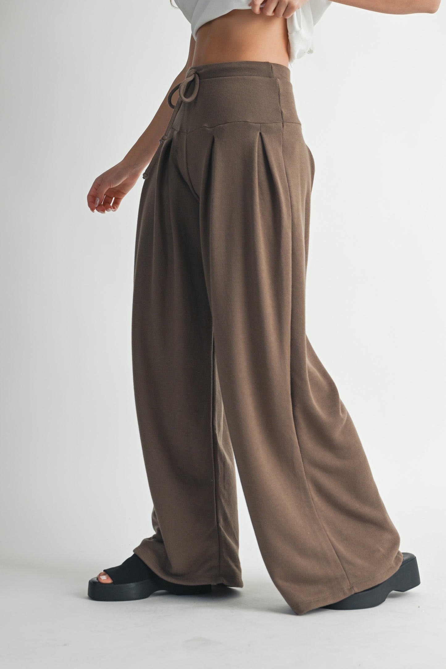 Pria Pleated Pants