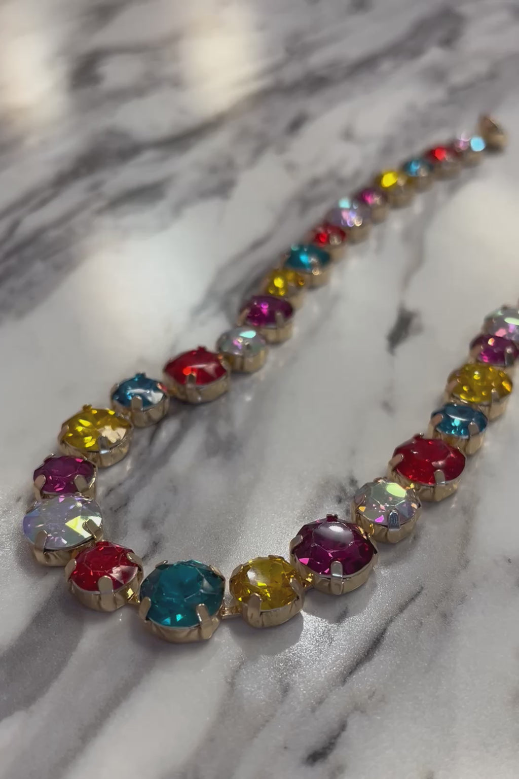Detailed video of multicolor gemstone necklace